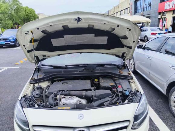 [上海·沪B] 二手奔驰奔驰B级2015款 B 200 动感型