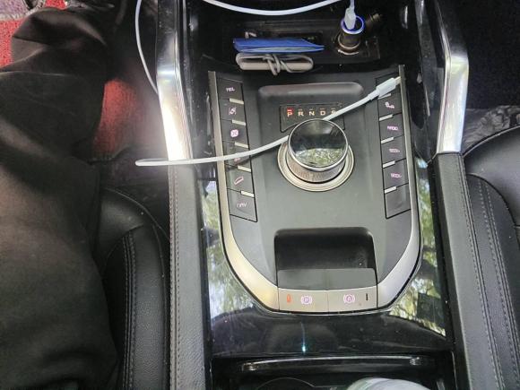 [宁波·鄂A] 二手众泰众泰T7002017款 1.8T 双离合旗舰型