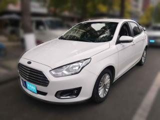 福特福睿斯2015款1.5L手动舒适型