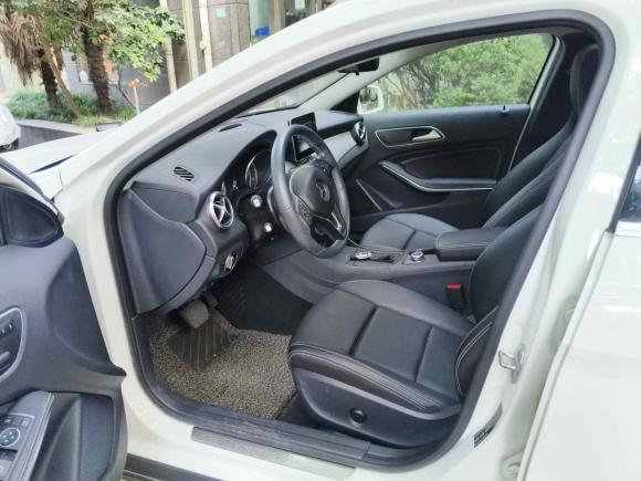 [上海·沪B] 二手奔驰奔驰GLA2016款 GLA 200 时尚型