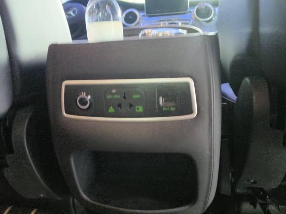 [上海·沪D] 二手奔驰奔驰V级2018款 V 260 L 尊贵加长版 国V