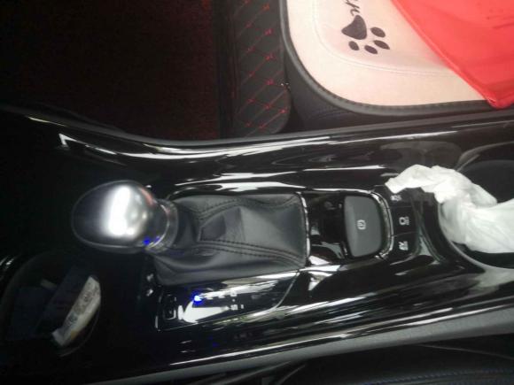 [青岛·鲁B] 二手丰田丰田C-HR2021款 双擎 2.0L E-CVT豪华版