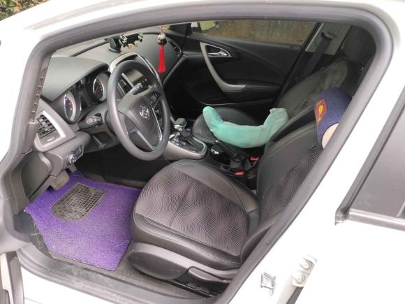 [上海·沪C] 二手别克英朗2014款 XT 1.6L 自动时尚版