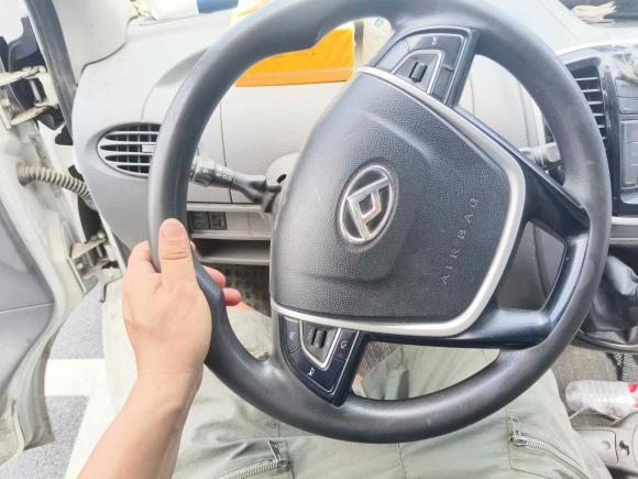 [上海·沪K] 二手上汽大通MAXUS新途V802021款 2.0T 手动经典城配王长轴中顶3座