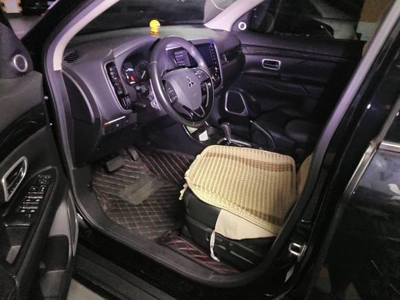 [深圳·粤B] 二手三菱欧蓝德2016款 2.4L 四驱豪华版 7座