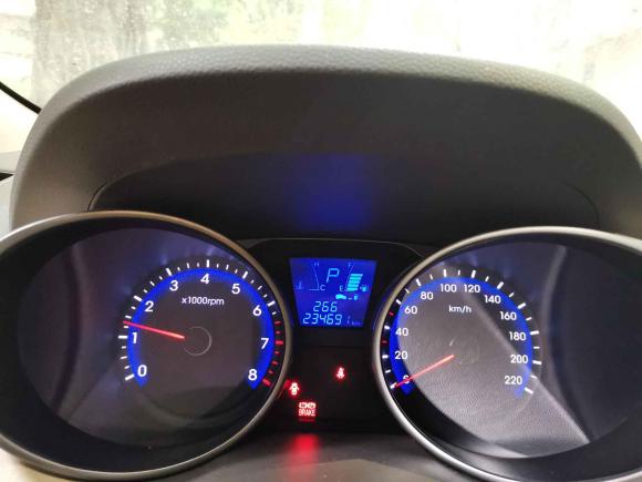 [广州·粤A] 二手现代北京现代ix352010款 2.0L 自动两驱精英版GLS