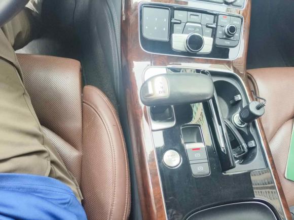 [青岛·鲁B] 二手奥迪奥迪A82016款 A8L 45 TFSI quattro豪华型