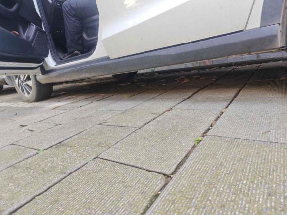 [武汉·渝A] 二手长安欧尚长安欧尚A8002017款 1.5T 手动豪享型