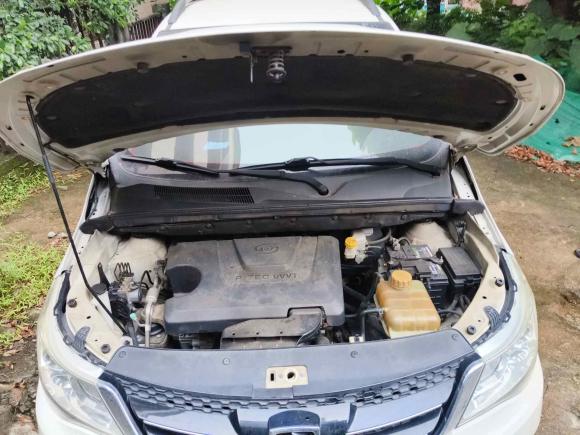 [广州·粤A] 二手宝骏宝骏7302016款 1.5L 手动舒适型 7座 国V