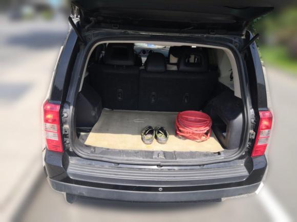 [无锡·苏B] 二手Jeep自由客2012款 2.4 运动版