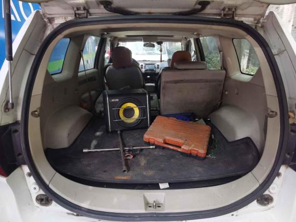 [杭州·浙A] 二手陆风陆风X82009款 2.5T 柴油4X4超豪华型