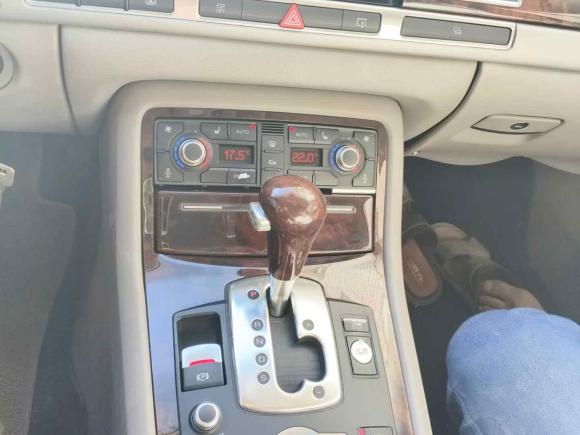 [深圳·粤D] 二手奥迪奥迪A82009款 A8L 2.8 FSI 标准型