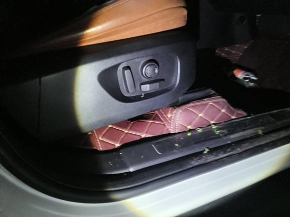 [南通·苏E] 二手路虎发现神行2016款 2.0T HSE