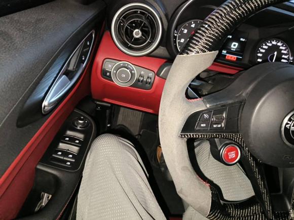 [义乌·浙A] 二手阿尔法·罗密欧Giulia朱丽叶2017款 2.0T 200HP 精英版