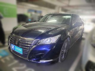 丰田皇冠2018款2.0T运动版