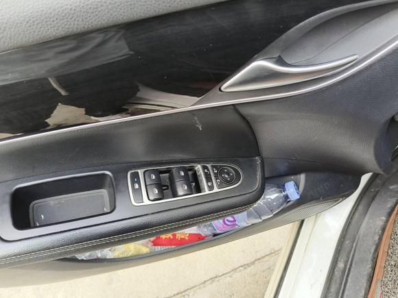 [深圳·粤B] 二手比亚迪宋MAX2017款 1.5T 自动智联精英型 7座