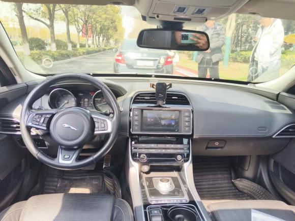 [南京·苏A] 二手捷豹捷豹XE2015款 2.0T 200PS R-Sport