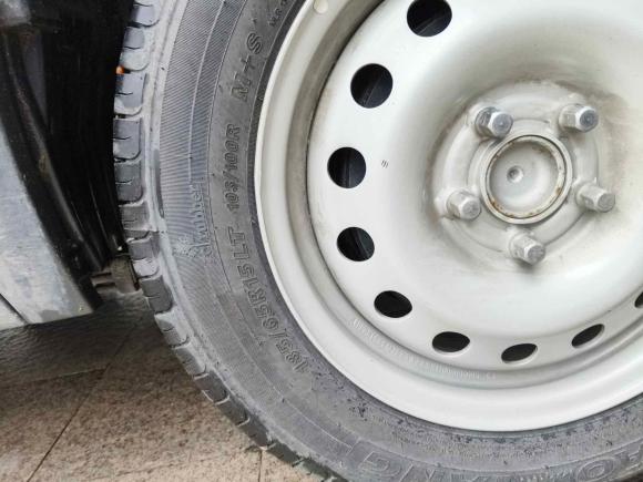 [湖州·苏E] 二手福田智蓝精灵E72023款 纯电动厢式运输车 平顶2座 亿纬锂能46.36kWh