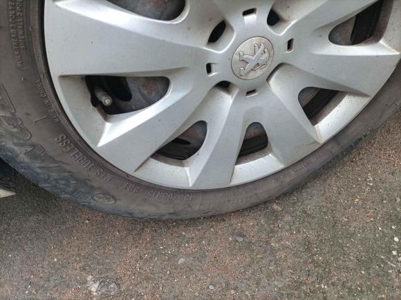 [义乌·粤S] 二手标致标致3012016款 1.6L 自动舒适版