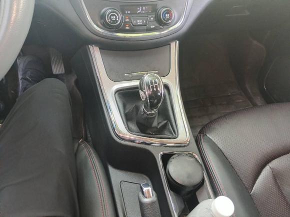 [上海·鄂F] 二手宝骏宝骏5602015款 1.8L 手动豪华型