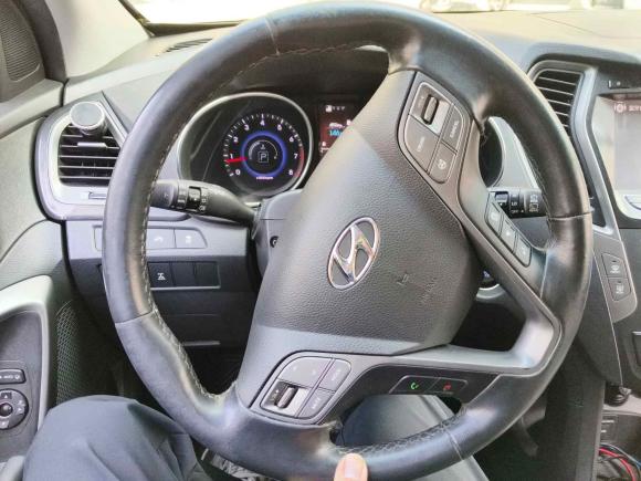 [深圳·粤B] 二手现代胜达2013款 2.4L 自动四驱尊贵型