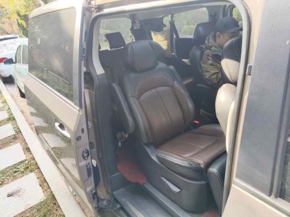 [青岛·鲁B] 二手上汽大通MAXUS大通G102014款 2.0T 自动行政版