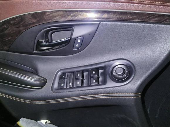 [深圳·粤L] 二手别克君越2013款 2.4L SIDI豪华舒适型