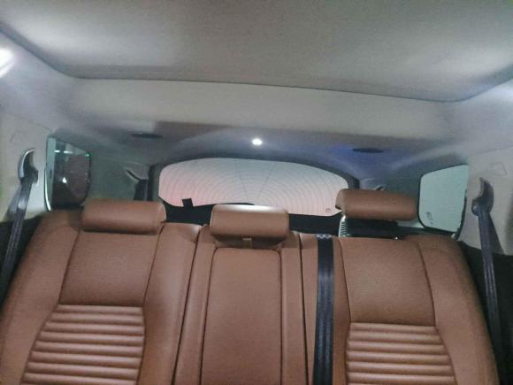 [上海·苏U] 二手路虎发现神行2016款 2.0T HSE LUXURY