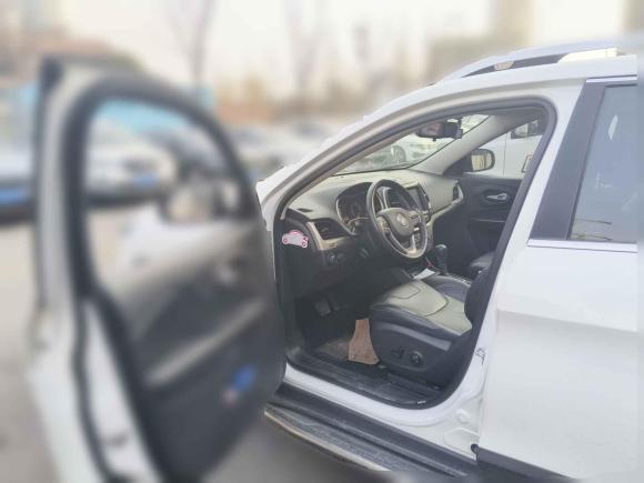 [成都·川A] 二手Jeep自由光2017款 2.0L 优越版