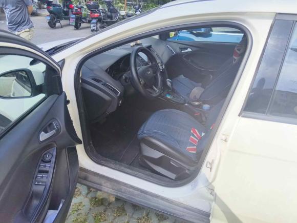 [上海·皖L] 二手福特福克斯2017款 三厢 1.6L 自动风尚型智行版