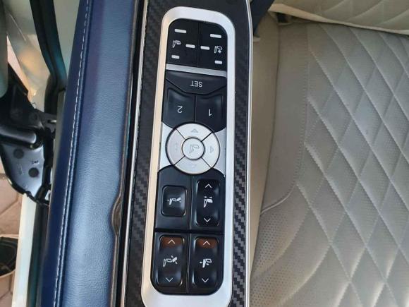 [西安·陕U] 二手别克别克GL82022款 陆上公务舱 652T 舒适型