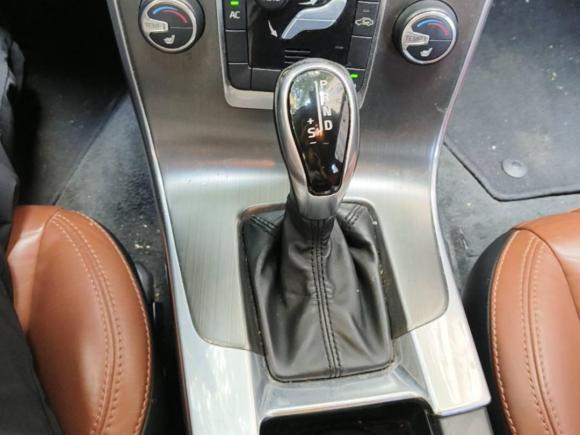 [上海·沪E] 二手沃尔沃沃尔沃V602014款 T5 智雅版