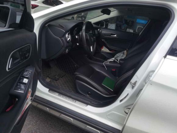 [成都·川A] 二手奔驰奔驰GLA2015款 GLA 200 动感型