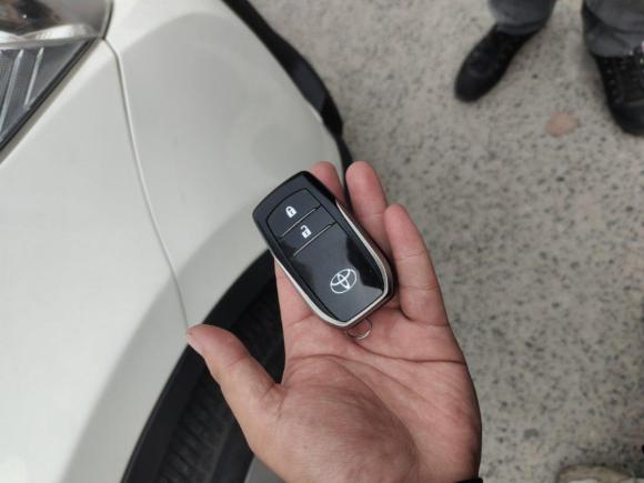 [上海·沪B] 二手丰田RAV4荣放2013款 2.0L CVT四驱新锐版