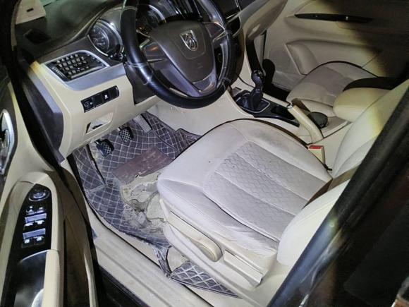 [杭州·浙A] 二手宝骏宝骏7302016款 1.5L 手动标准型 7座