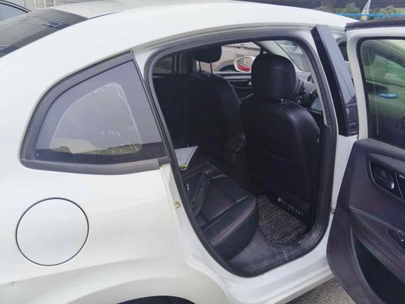 [西安·陕A] 二手雪铁龙世嘉2016款 经典 三厢 1.6L 手动科技版