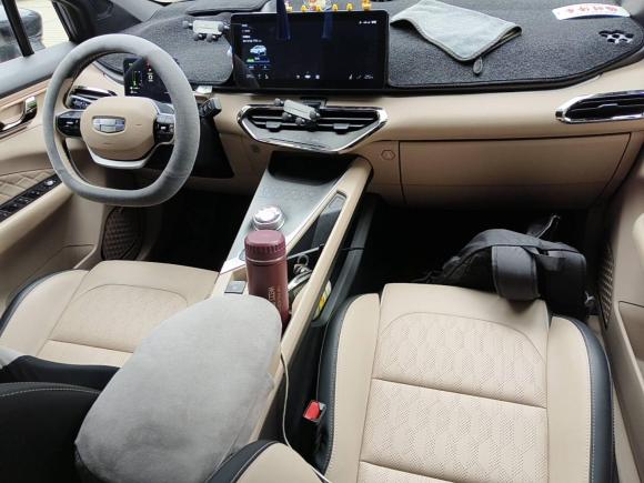 [深圳·粤A] 二手吉利几何吉利几何C2022款 葡萄C550