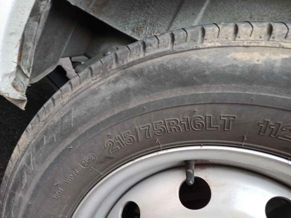 [无锡·苏B] 二手上汽大通MAXUS上汽大通MAXUS 新途V802021款 2.0T 手动经典傲运通127PS中轴中顶6/7/8/9座