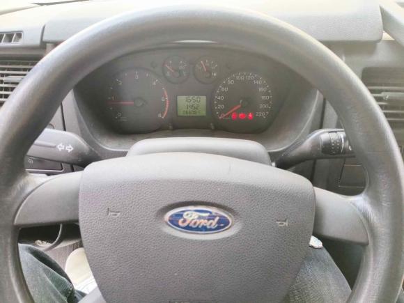 [无锡·苏B] 二手福特新世代全顺2016款 2.2T短轴6座中顶多功能车