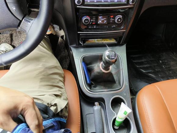 [无锡·苏B] 二手哈弗哈弗H5经典2015款 2.0T 柴油 手动两驱进取型