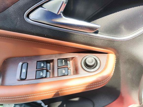 [上海·浙C] 二手宝骏宝骏5602017款 律动版 1.8L iAMT尊享型