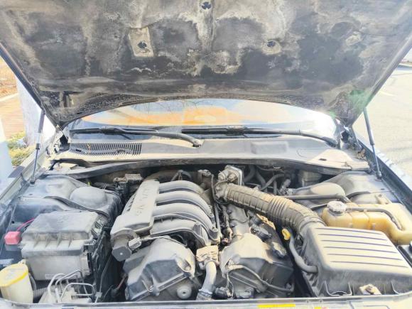 [青岛·鲁B] 二手克莱斯勒克莱斯勒300C2006款 2.7L 豪华版