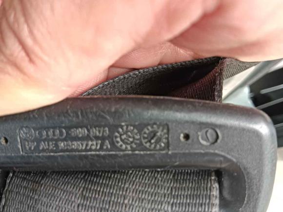 [佛山·粤Y] 二手奥迪奥迪A4L2013款 40 TFSI quattro个性运动型