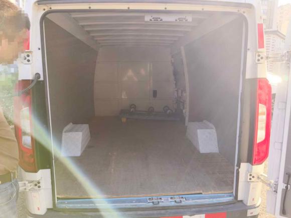 [无锡·苏B] 二手福田智蓝精灵E72023款 纯电动厢式运输车 平顶2座 亿纬锂能46.36kWh