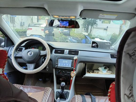 [上海·鄂C] 二手斯柯达昕锐2015款 1.6L 手动智选型