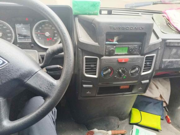 [义乌·浙G] 二手依维柯依维柯得意2020款 2.5T A35客车单胎中顶5-9座侧移门国VI