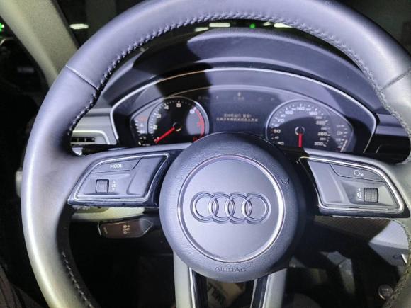 [深圳·粤B] 二手奥迪奥迪A4L2017款 Plus 40 TFSI 时尚型