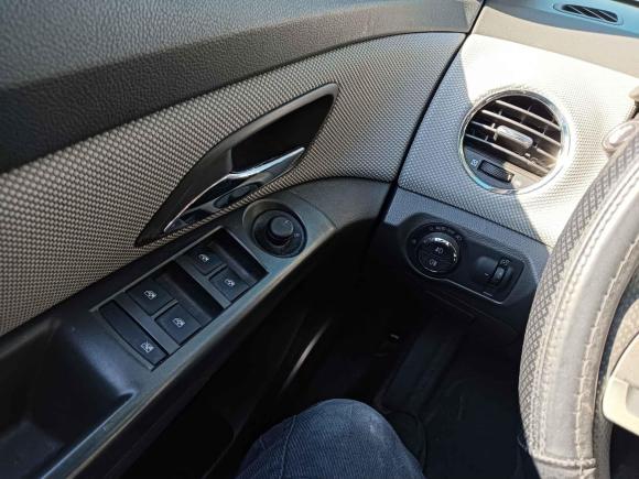 [上海·鲁K] 二手雪佛兰科鲁兹2012款 1.8L SE AT