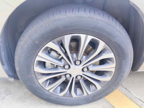 [深圳·粤B] 二手别克别克GL82022款 陆上公务舱 652T 豪华型