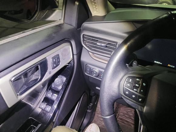 [成都·黑B] 二手福特探险者2020款 EcoBoost 285 四驱钛金版 7座